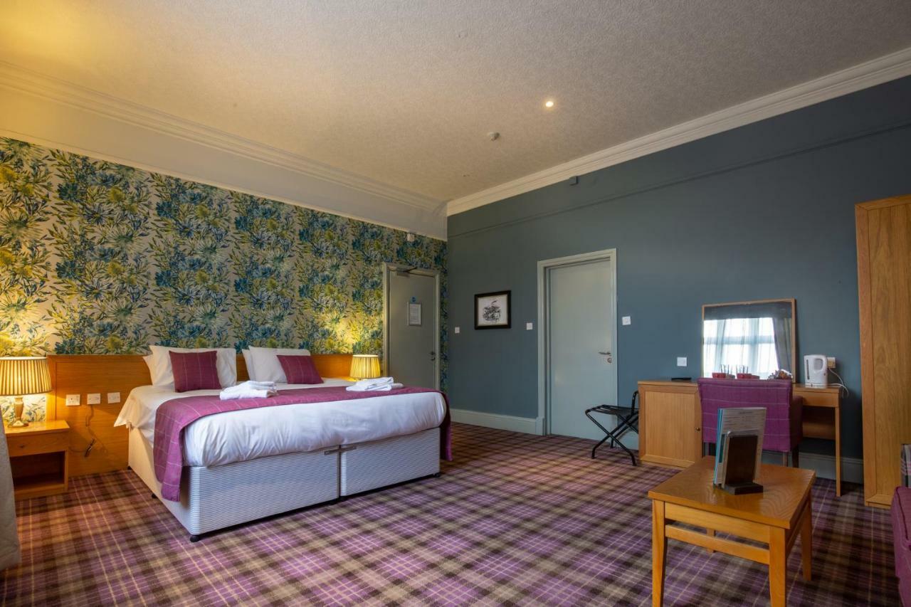 Woodthorpe Hotel Престуич Екстериор снимка