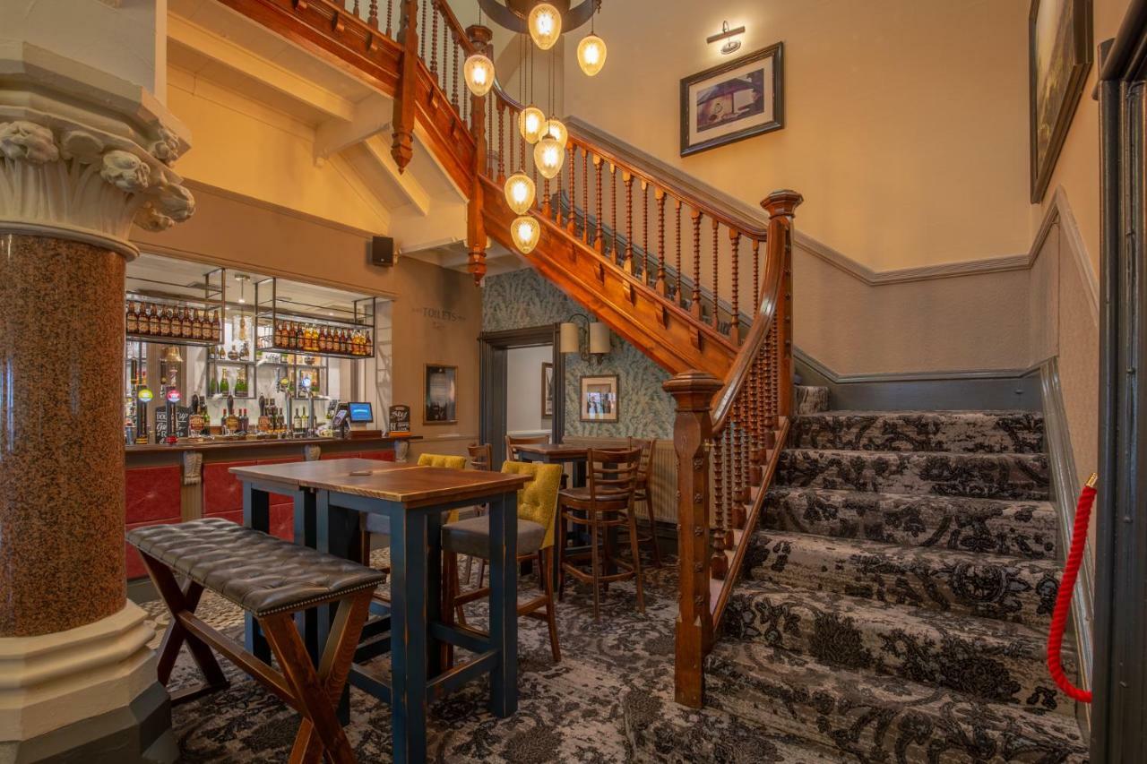 Woodthorpe Hotel Престуич Екстериор снимка